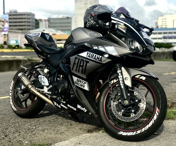 Фото Yamaha YZF R25